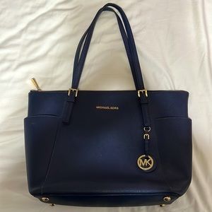 MICHAEL KORS NAVY LARGE TOP-ZIP TOTE
